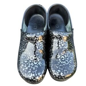 Dansko Womens Pewter Leopard Clogs size 41 Black Patent Leather Comfort Shoes